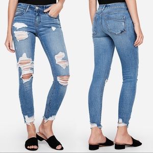 NWT Express mid rise ripped stretchy jeans